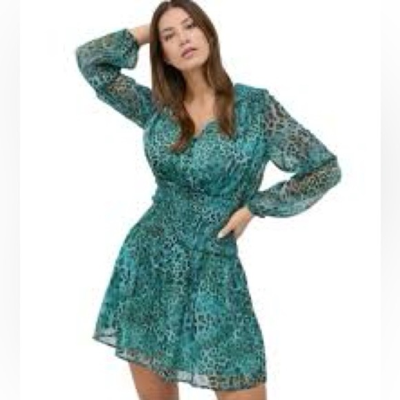 NWT, GUESS,Laureen Dress SMART ECO-Friendly Collection,Slimming,Ruched, Size XS - Picture 1 of 15